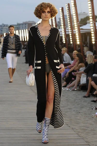 Look 8